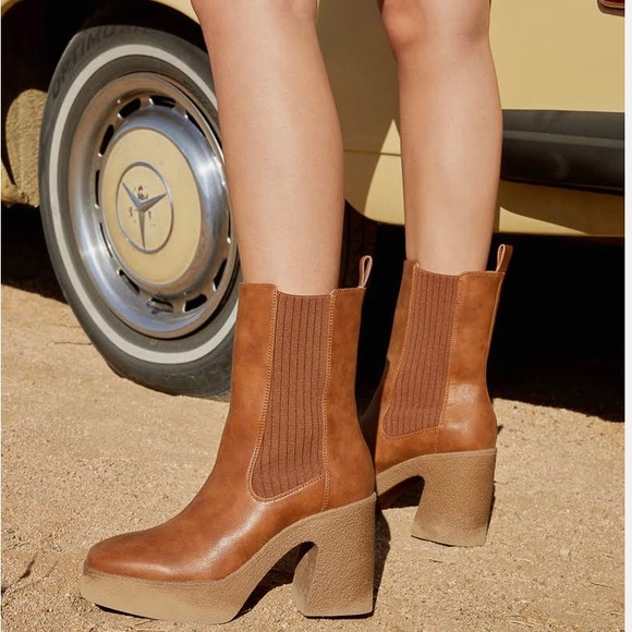 •Maia• Faux Leather Chunky Sole Bootie (New in Box) - Picture 4 of 4